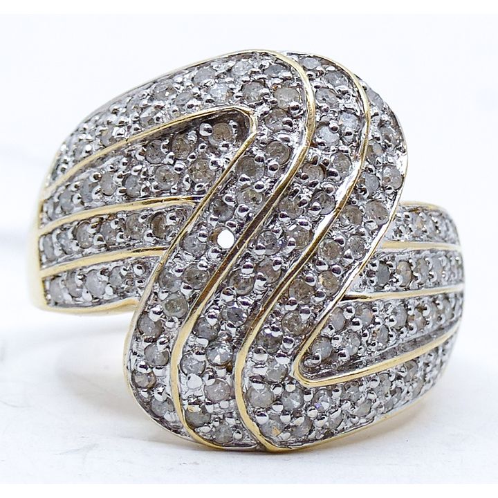 Ladies 14k Diamond Cluster Ring Size 8 - 4.9 Grams (missing one diamond)