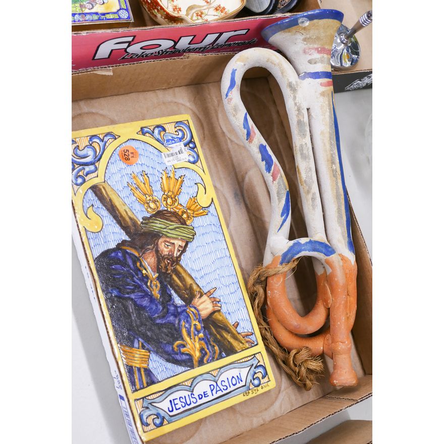 Box Majolica Tile Etc
