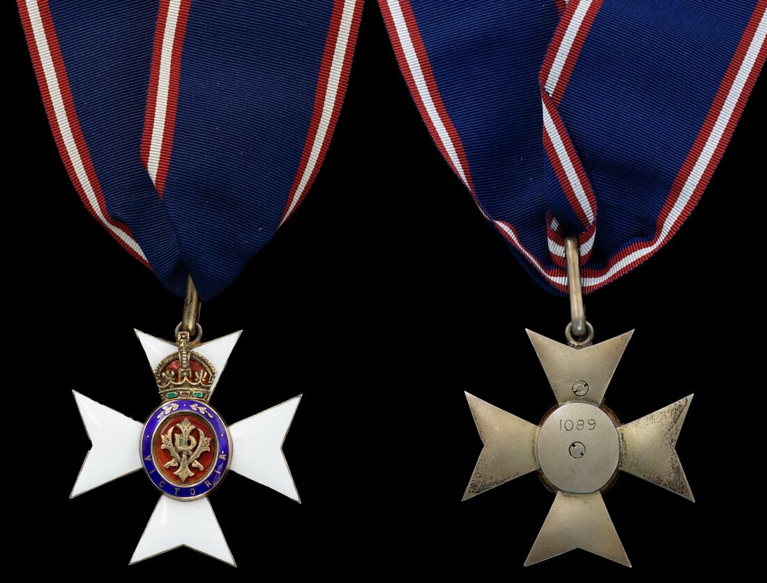 The Royal Victorian Order, K.C.V.O., Knight Commander's (K.C.V.O.) neck ...