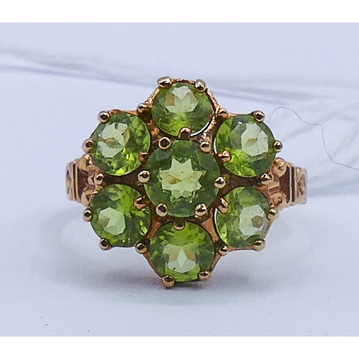 Ladies 10k Peridot Cluster Ring Size 8.5 - 3.9 Grams