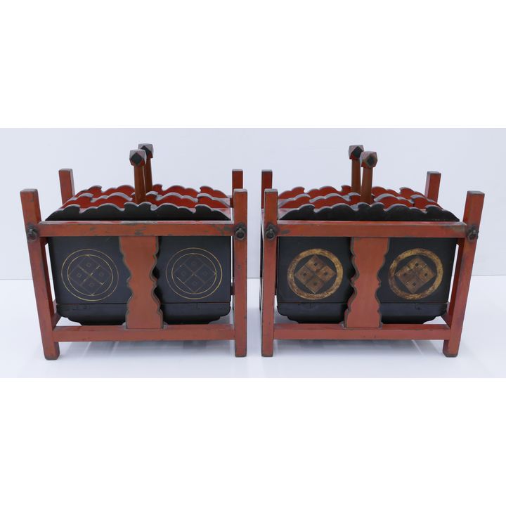 Pair Japanese Edo/Meiji Lacquered Sake Casks