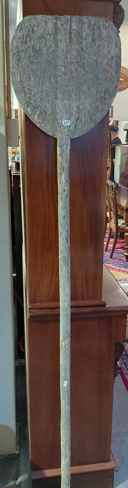 127 · LARGE OAR