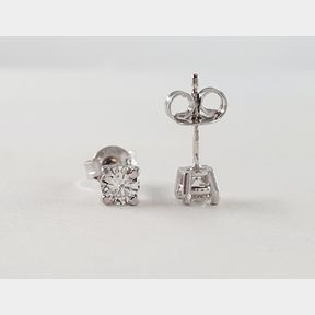 18CTWHITE GOLD STUDS WITH 0.390CT DIAMONDS COLOUR F/G CLARITY VS - 51929/3380