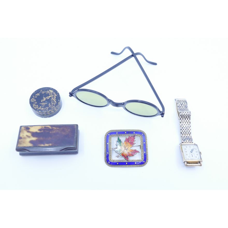Box Antique Wriswatch & Snuff Box etc.