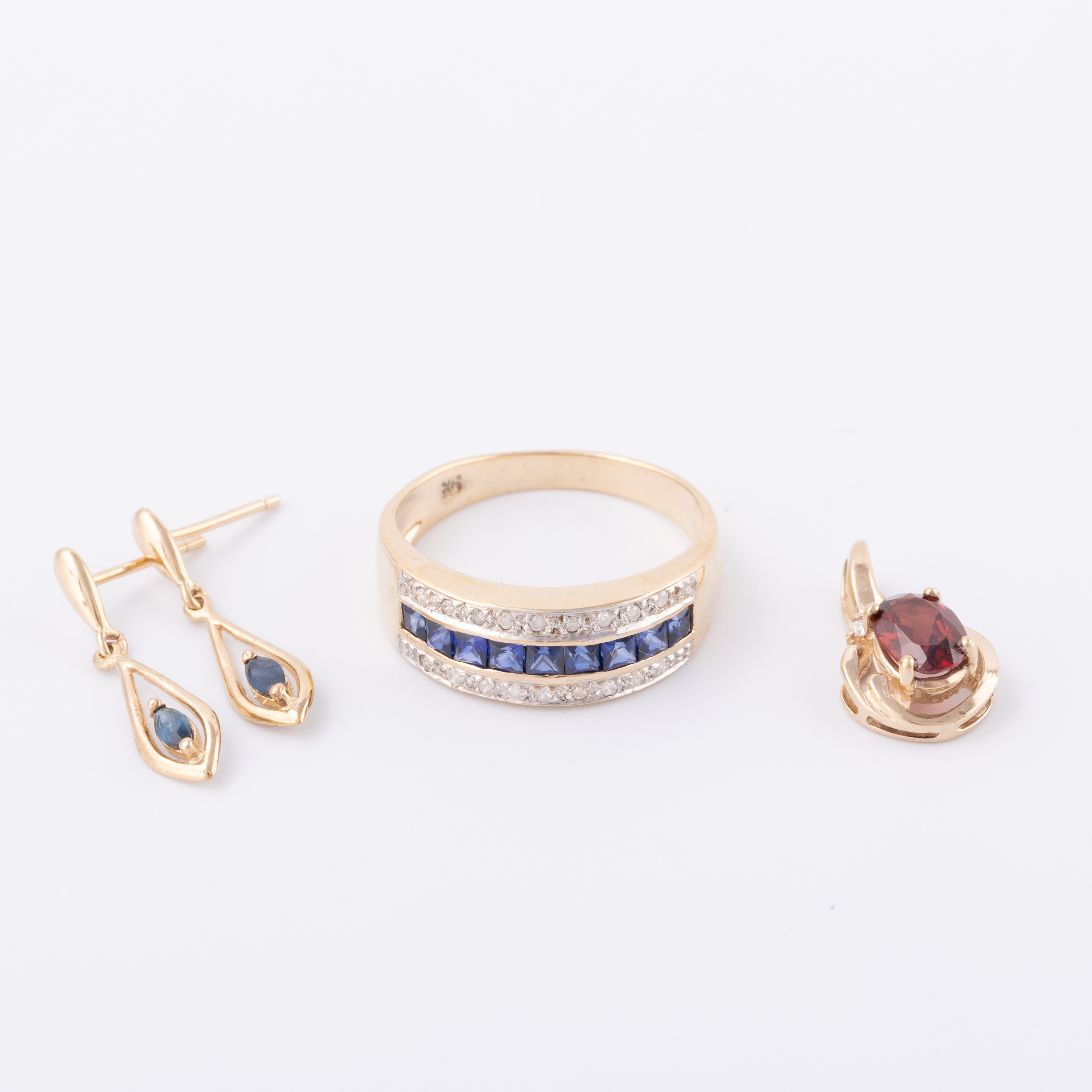 Three piece 9ct Gold Set