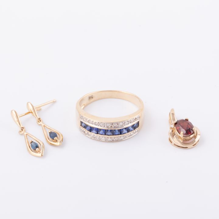 Three piece 9ct Gold Set