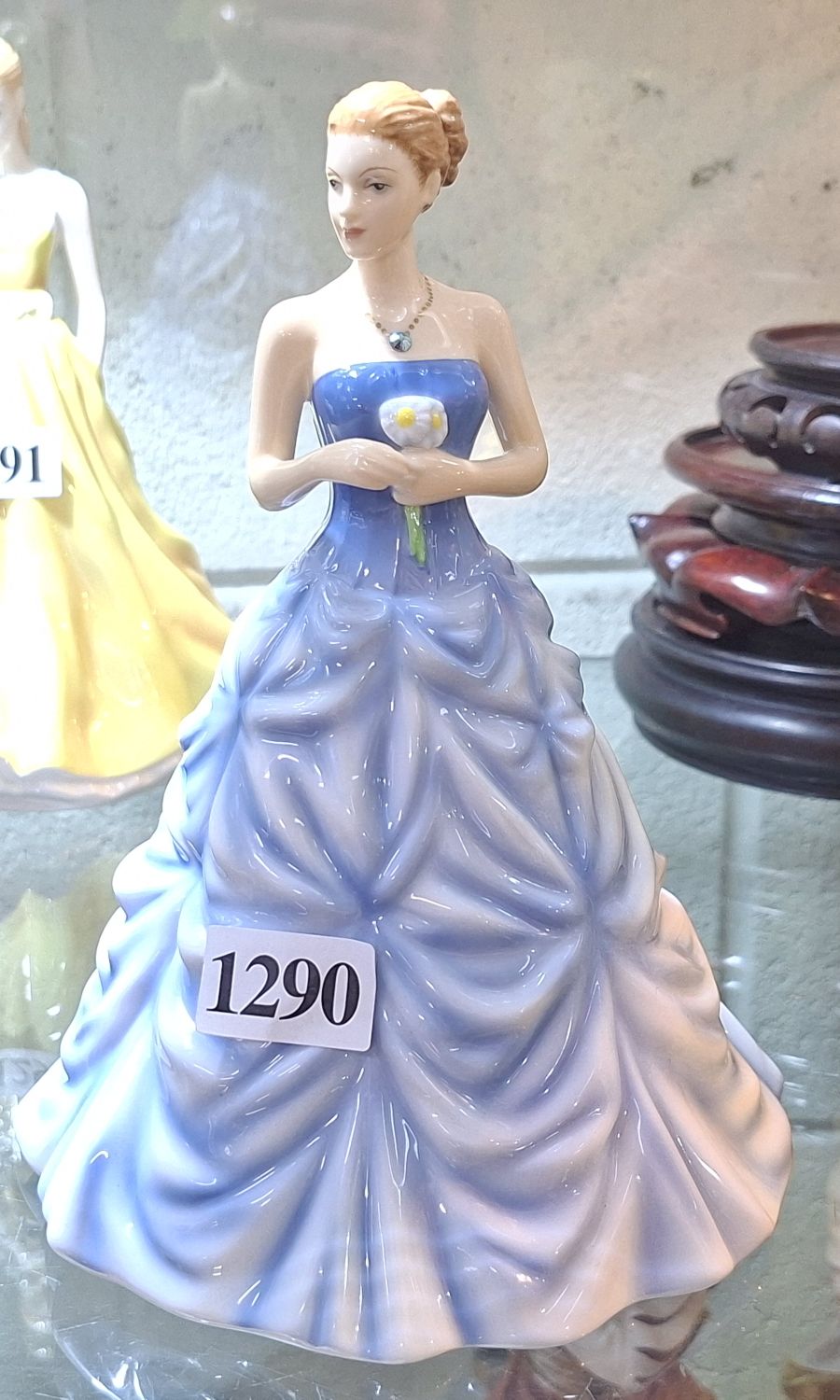 1290 · ROYAL DOULTON FIGURINE