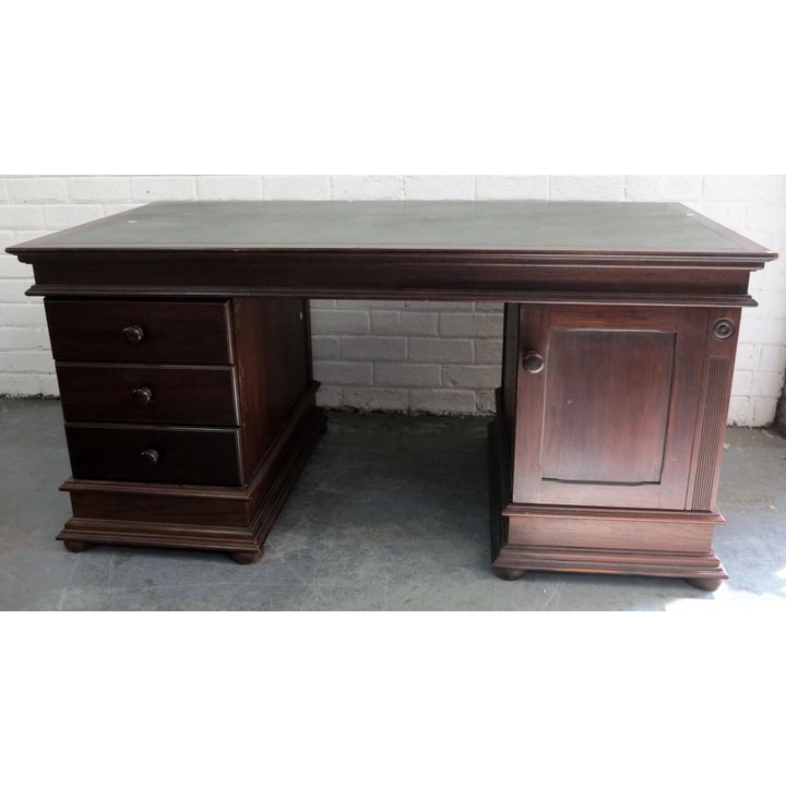 PEDESTAL DESK