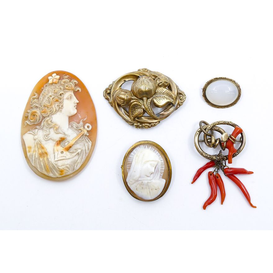 Box Victorian Cameos and Jewelry
