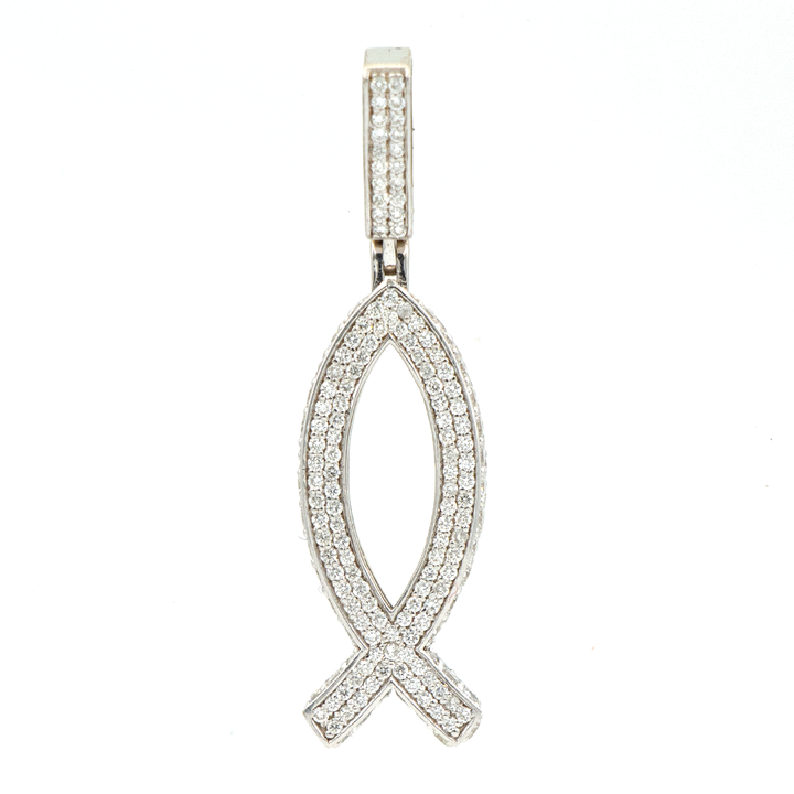 Dije con diamantes