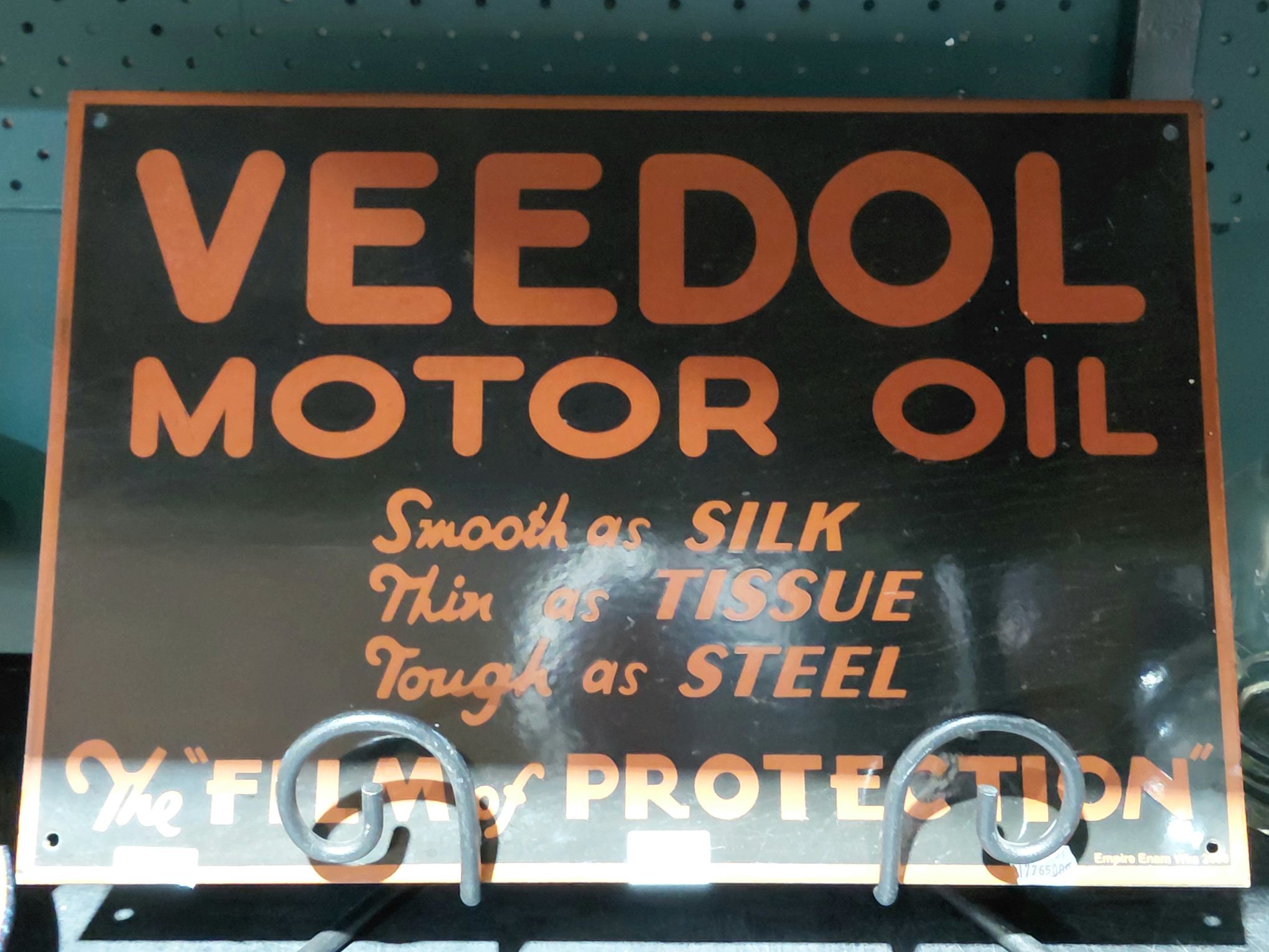 423 · VEEDOL WALL SIGN