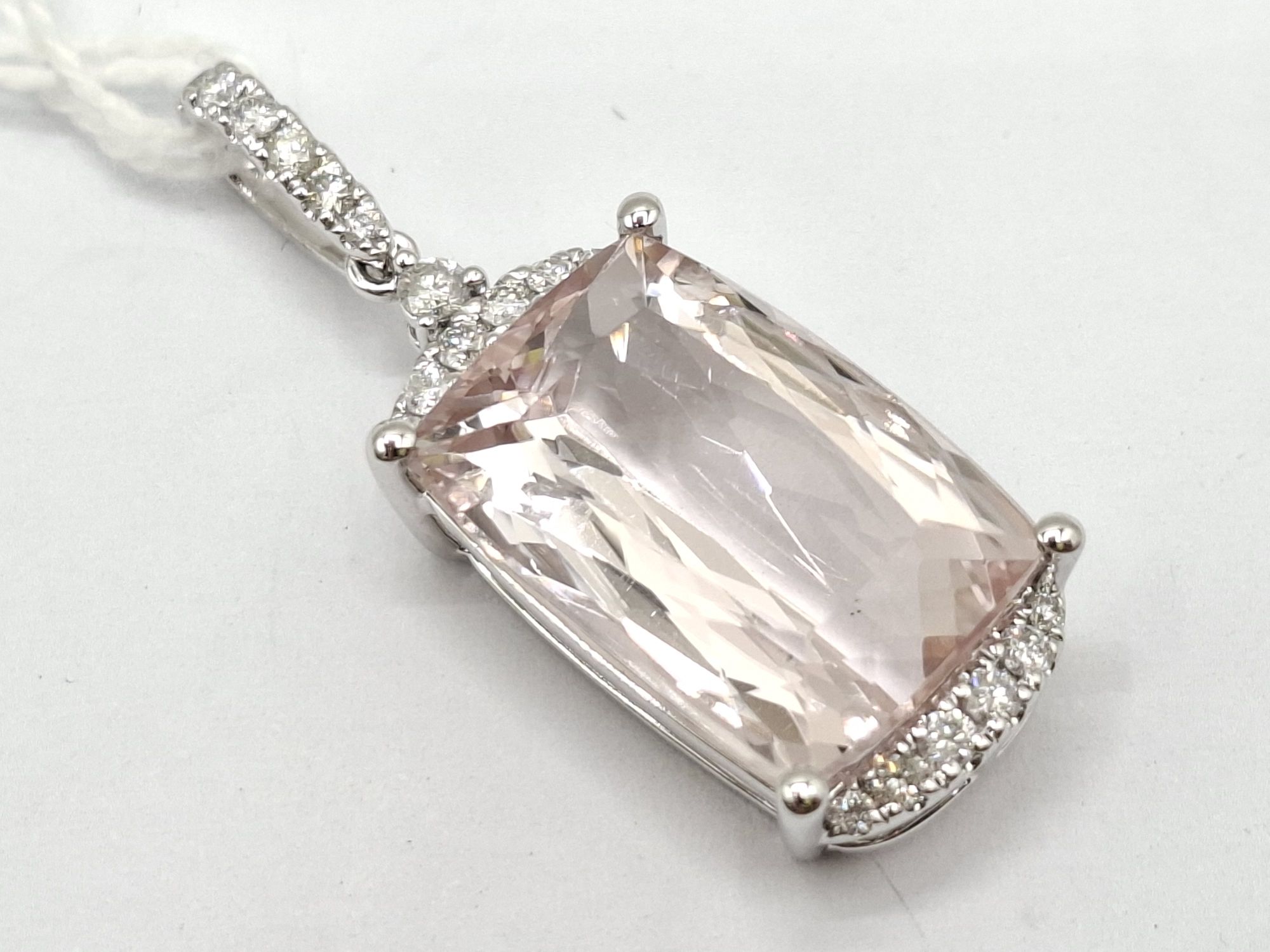 9ct Gold Morganite Pendant