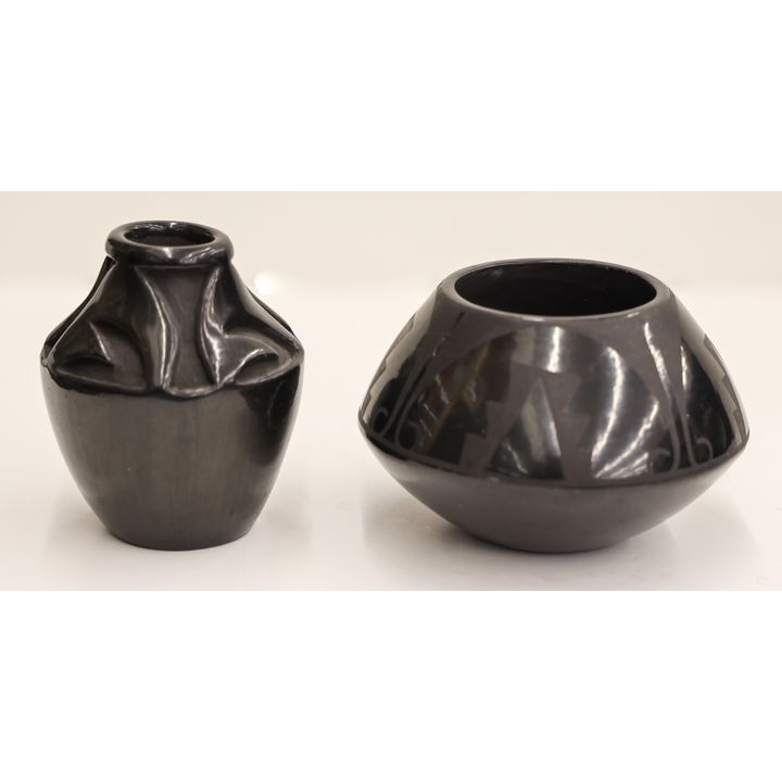 2pc Santa Clara Blackware Small Pots