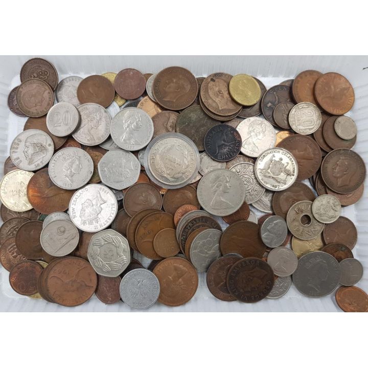 World Coins - 950g