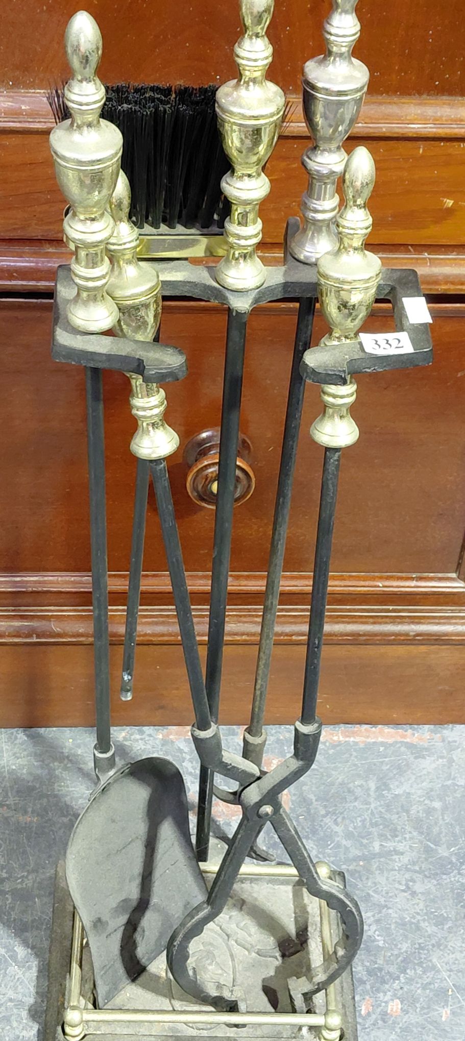 332 · CAST METAL FIRE TOOL SET
