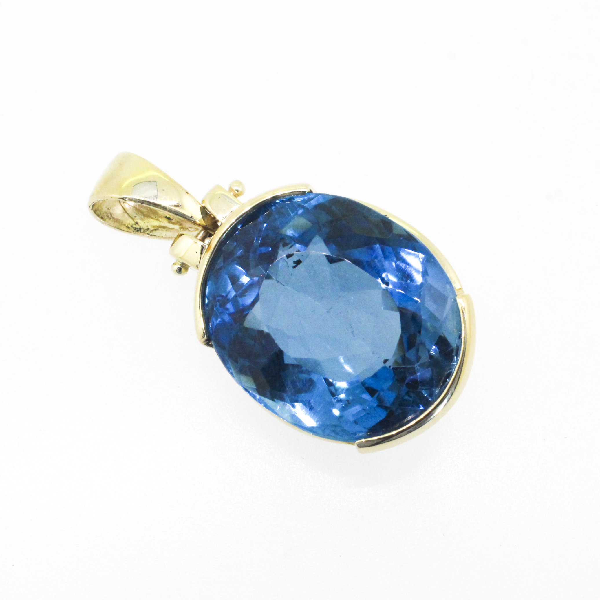 Topaz Pendant 10.89g