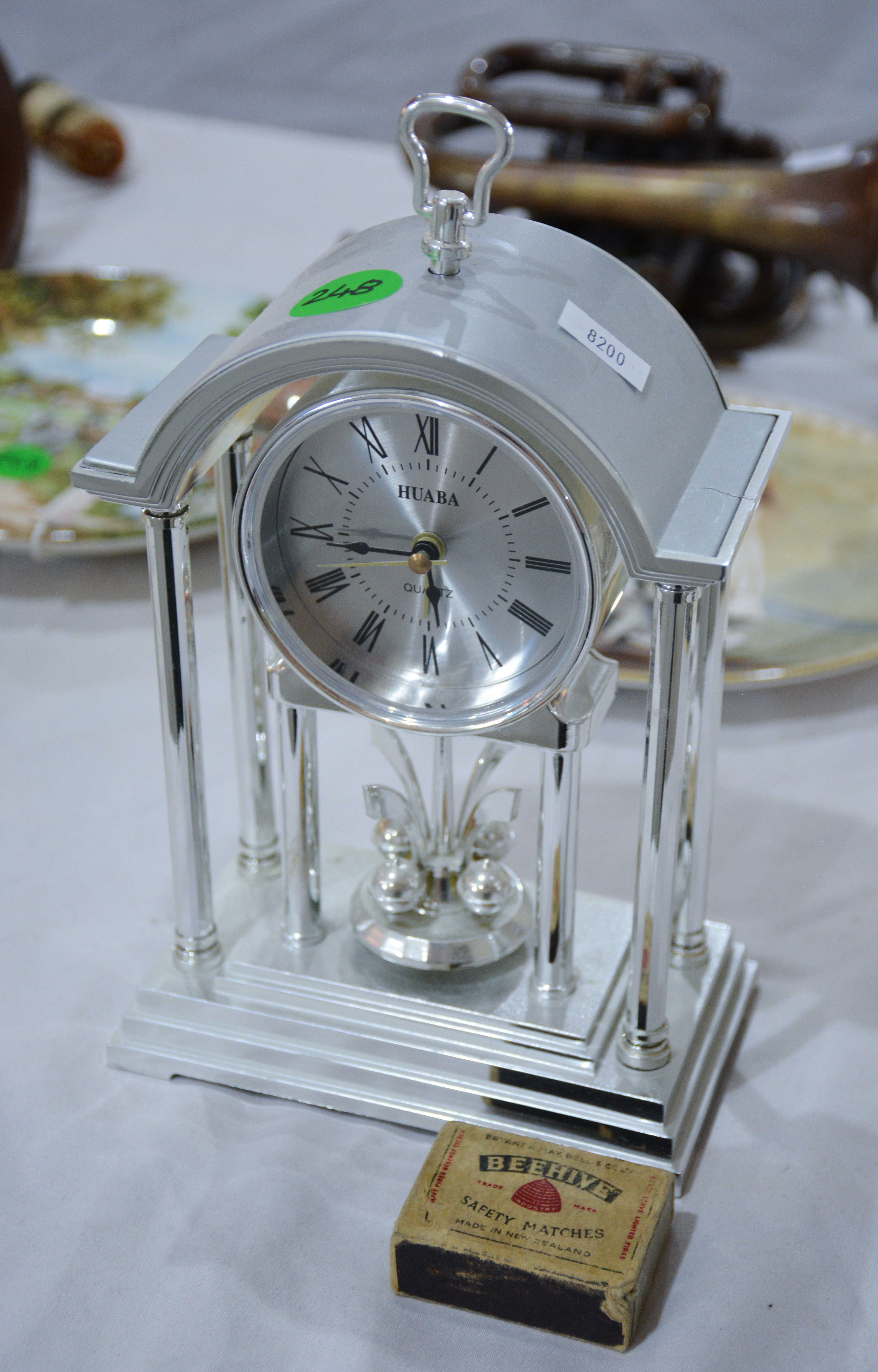 Huaba Electric Mantle Clock (battery powered) — sold at auction in New Zealand for $5