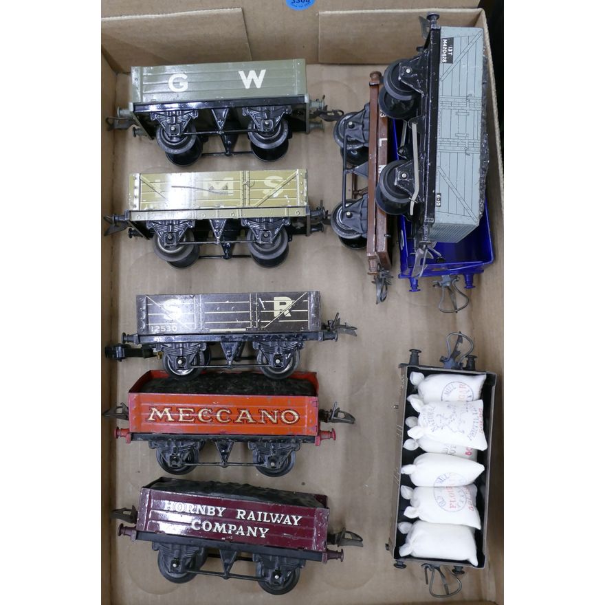 Box 9pc Hornby Train Wagons