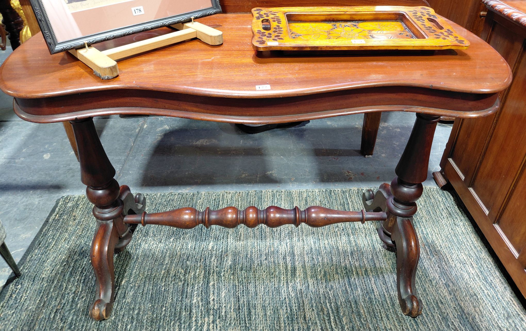 177 · CEDAR HALLWAY TABLE