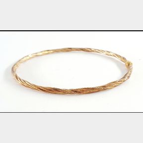 9CT GOLD PLATED STERLING SILVER TWIST BANGLE - 51929/10011