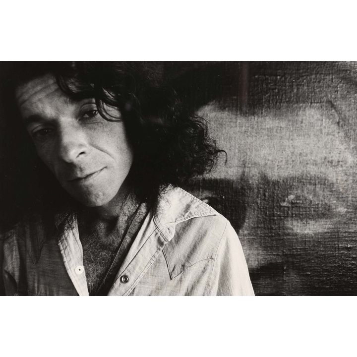 Marti Friedlander 'Tony Fomison in front of ‘Omai’ (c. 1979)'