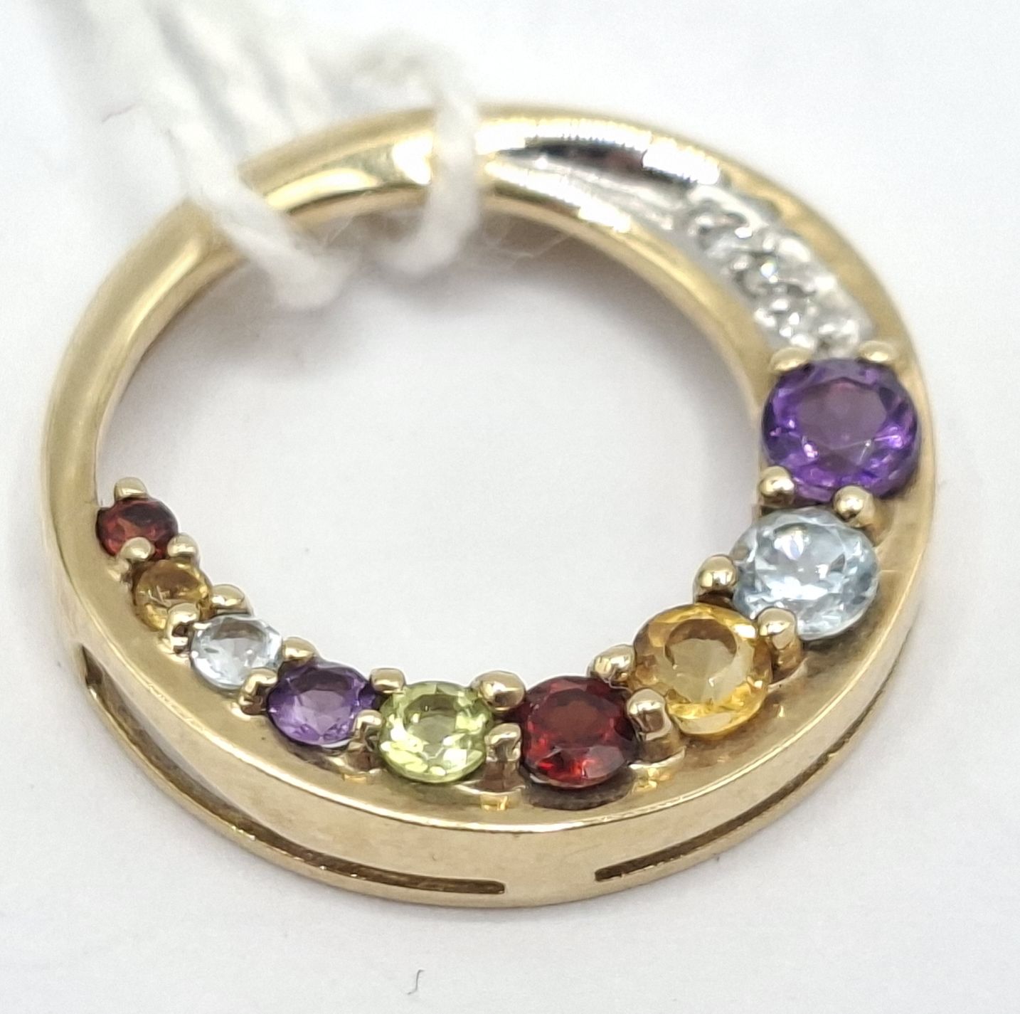 1135 · 9CT GOLD PENDANT