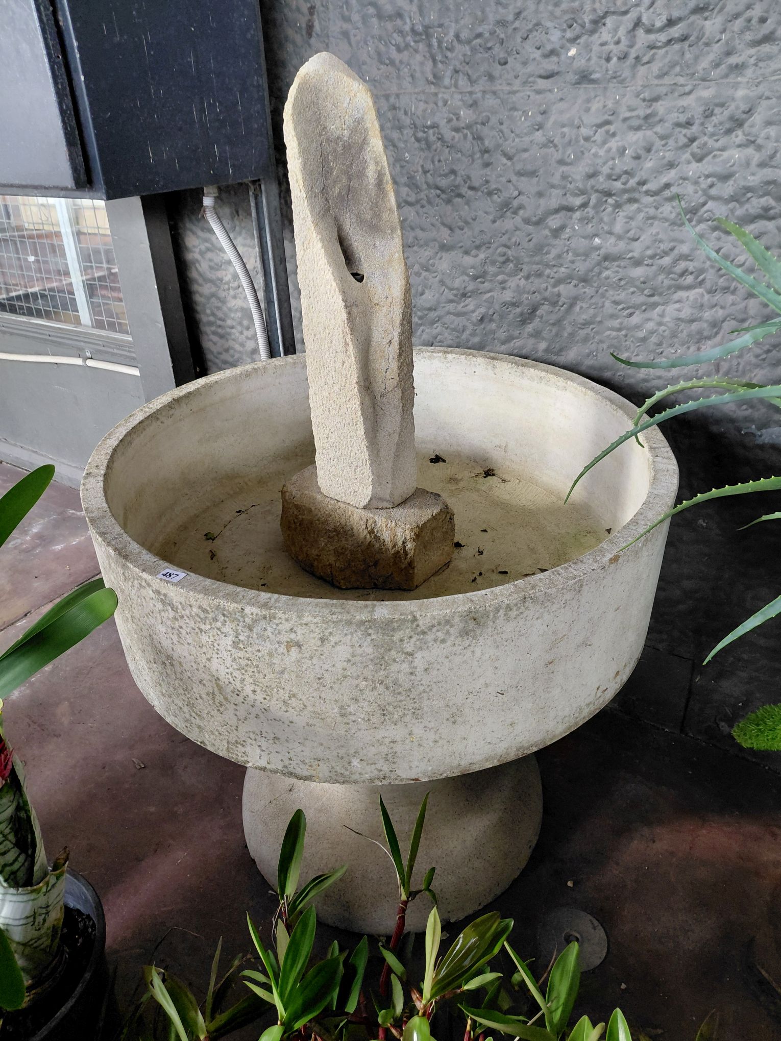 487 · CONCRETE WATER FEATURE