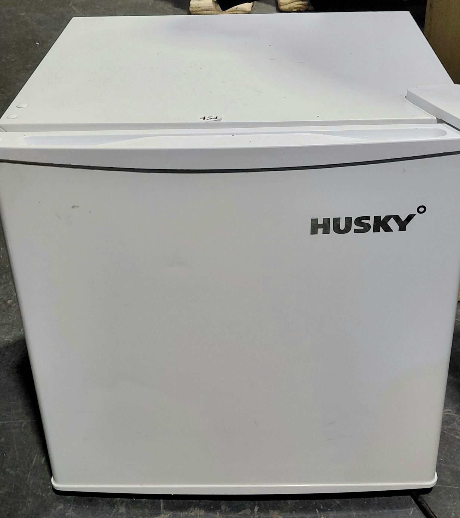 454 · HUSKY BAR FRIDGE