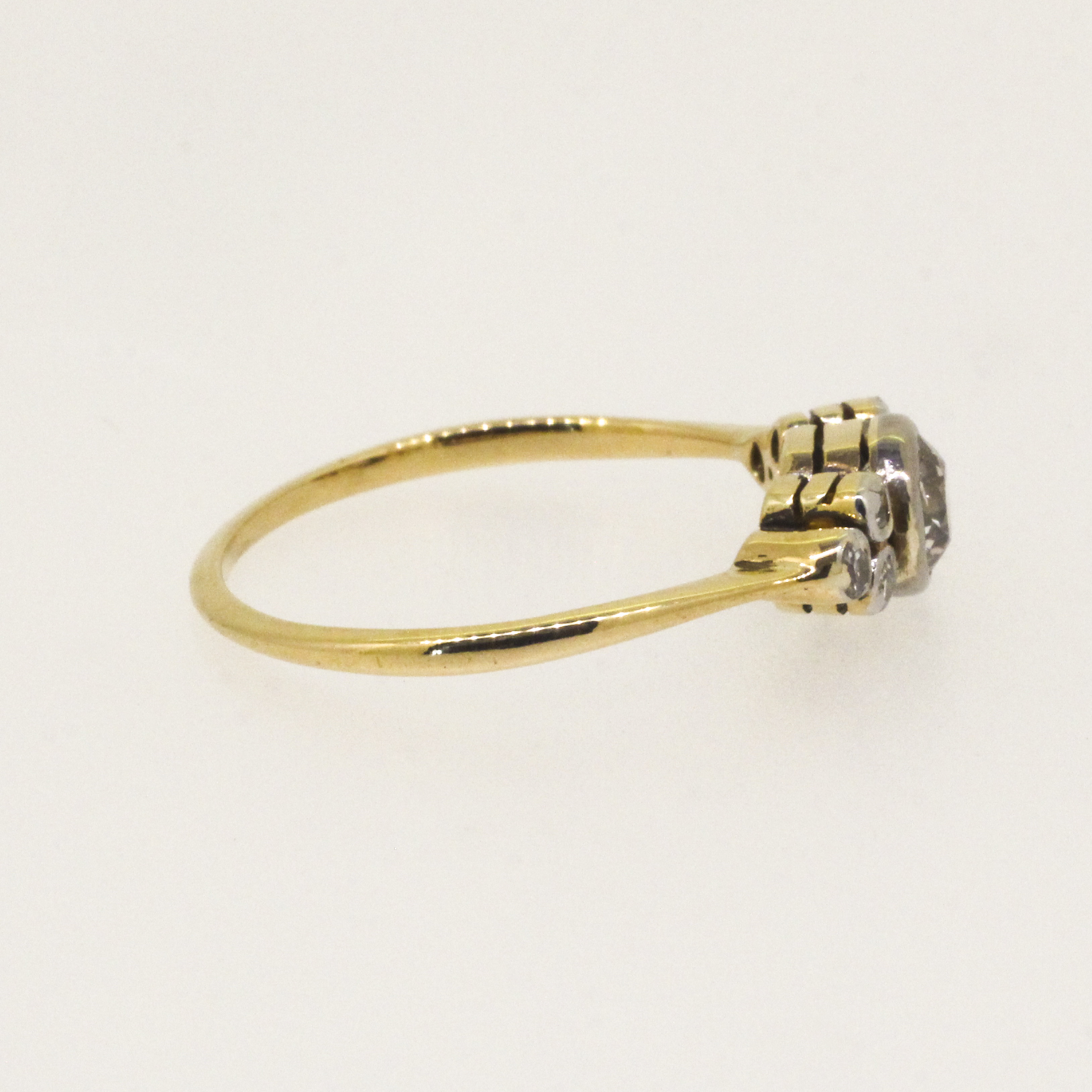 363 · Diamond Antique Style Ring 1.73g