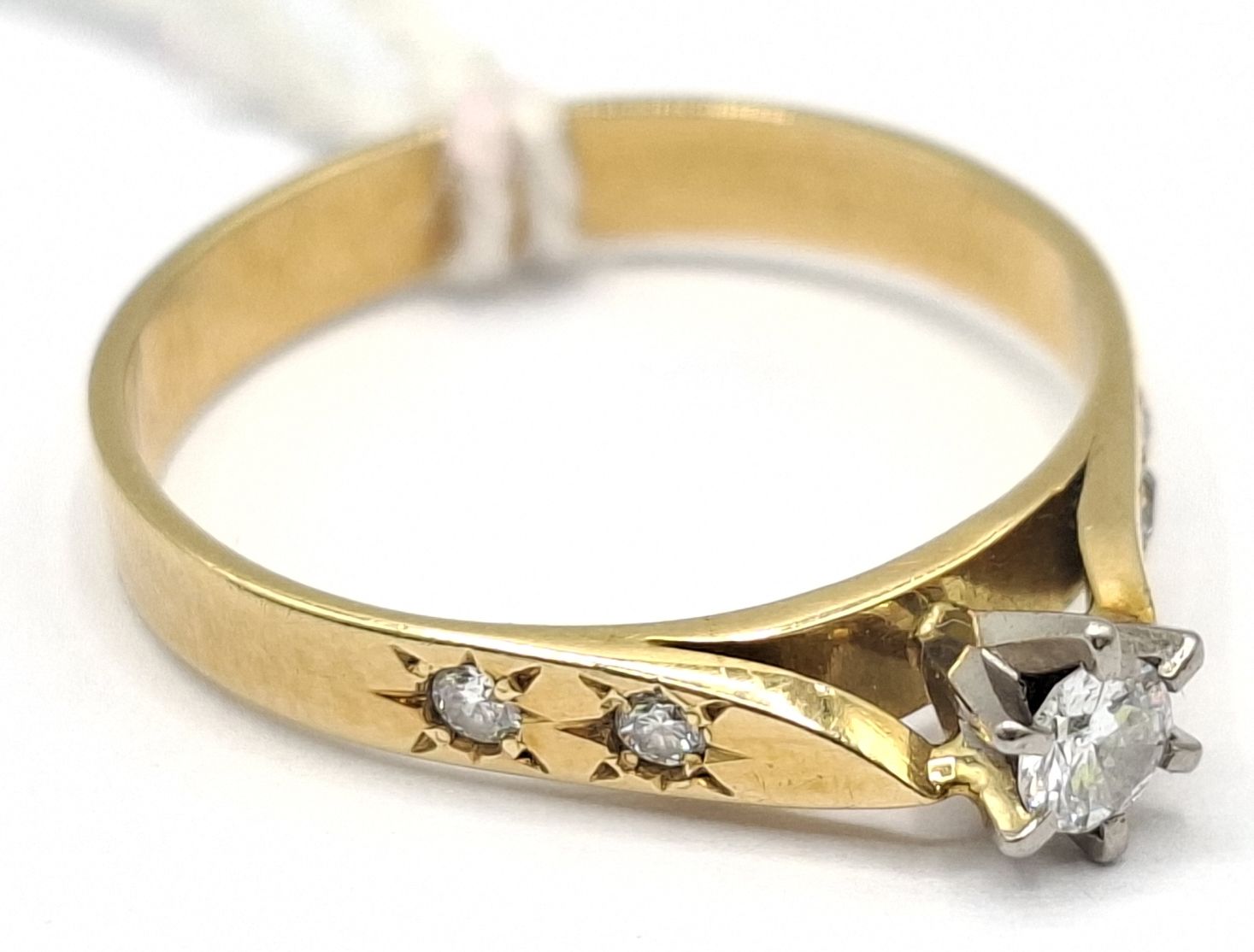 18ct Solitaire Diamond Dress Ring