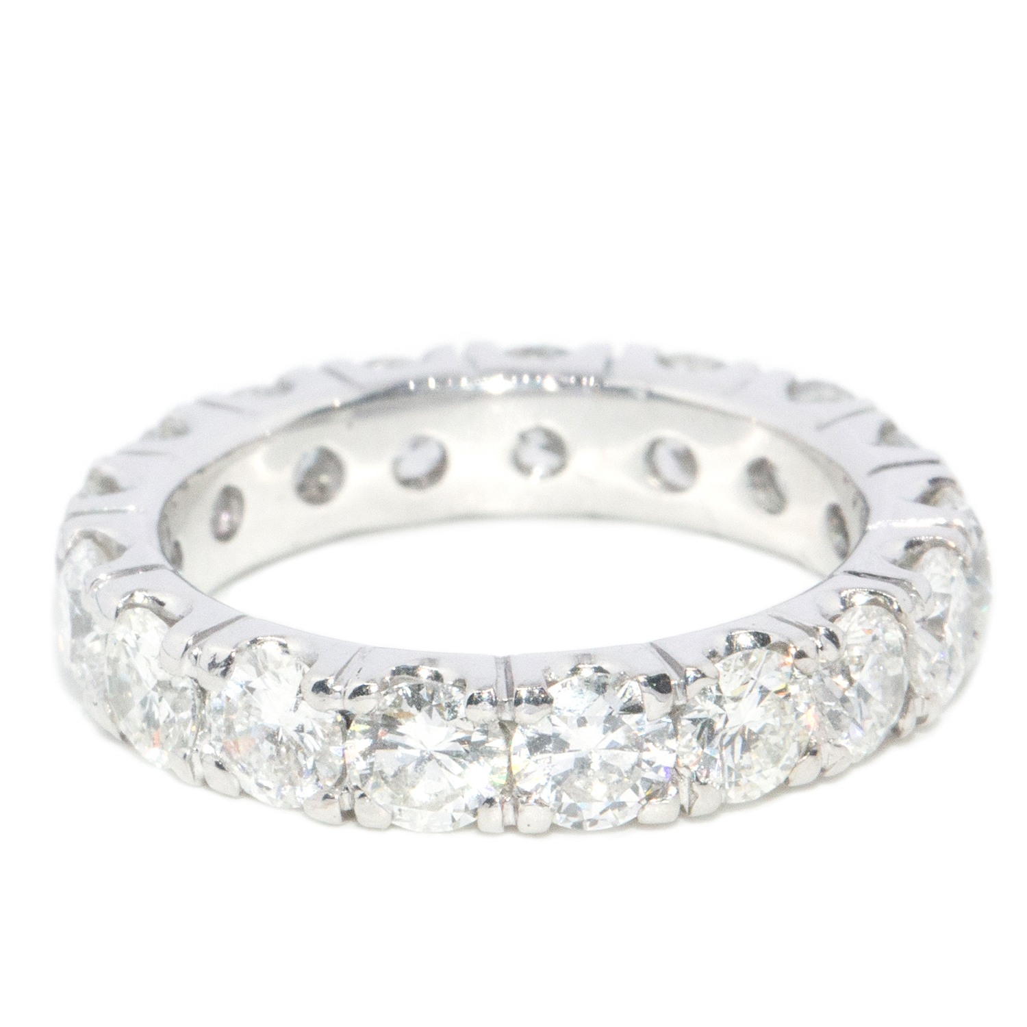 121 · 3.18 Carat Diamond Eternity 18ct Gold Ring