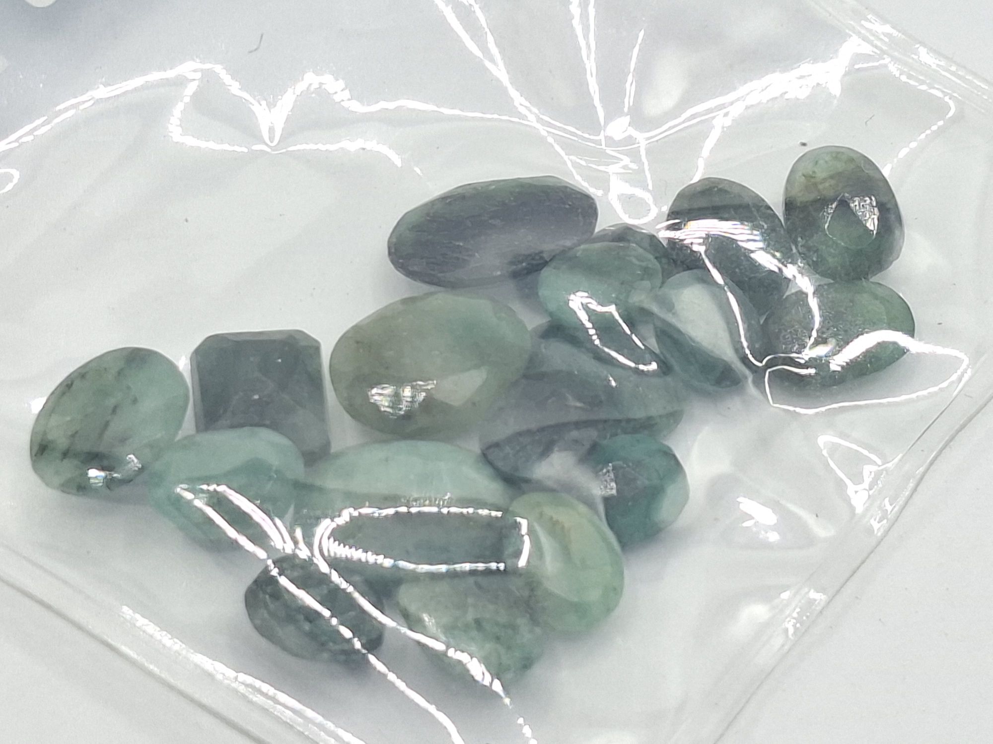 20 · EMERALD GEMSTONES