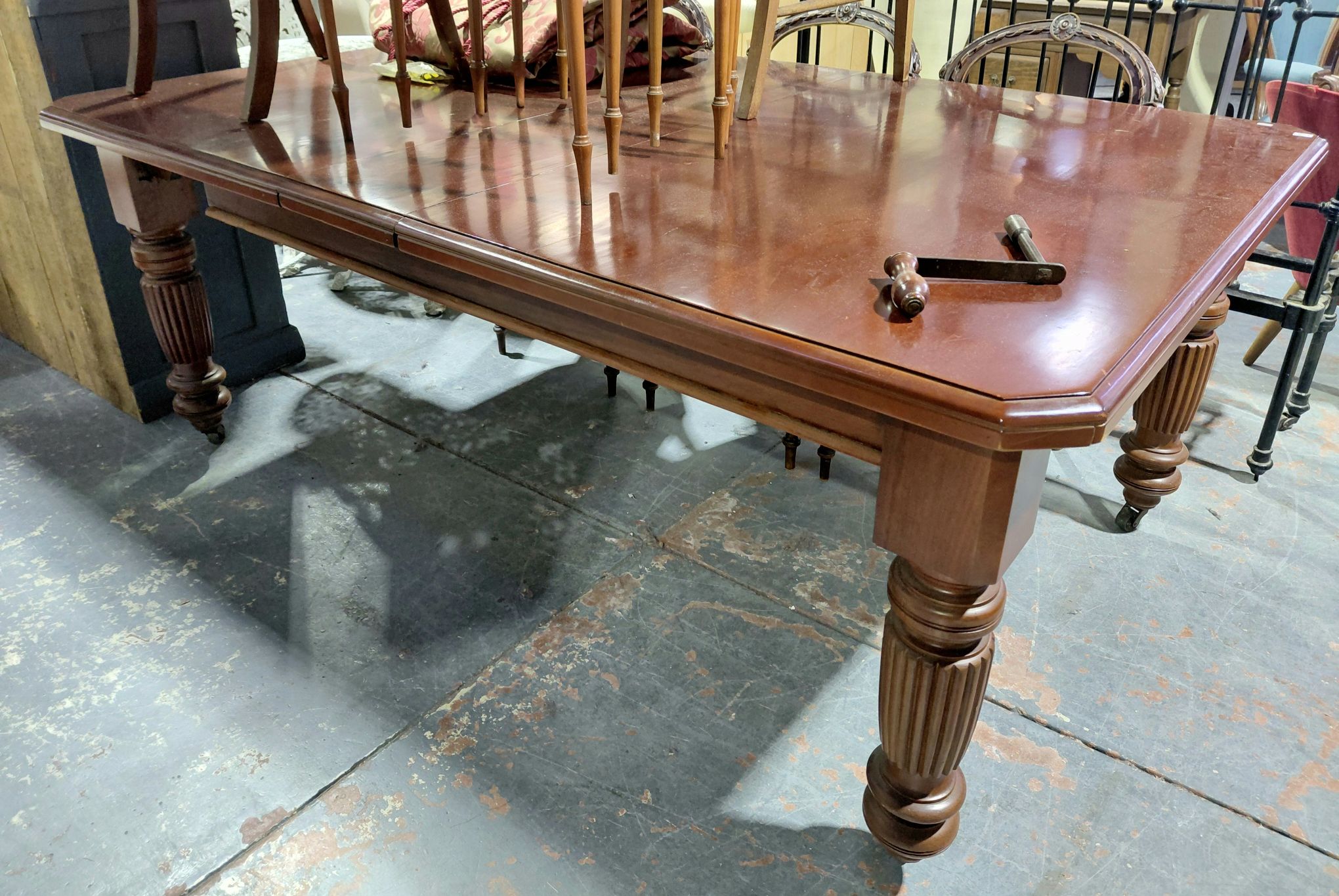 198 · DINING TABLE