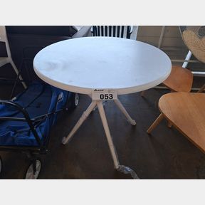 GEORGE MASON - STYLISH PATIO BISTRO TABLE - WHITE -
