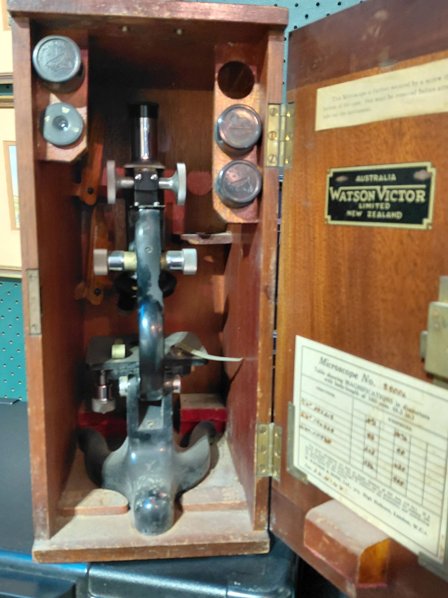 AUSTRALIAN WATSONS VICTOR TABLE MICROSCOPE