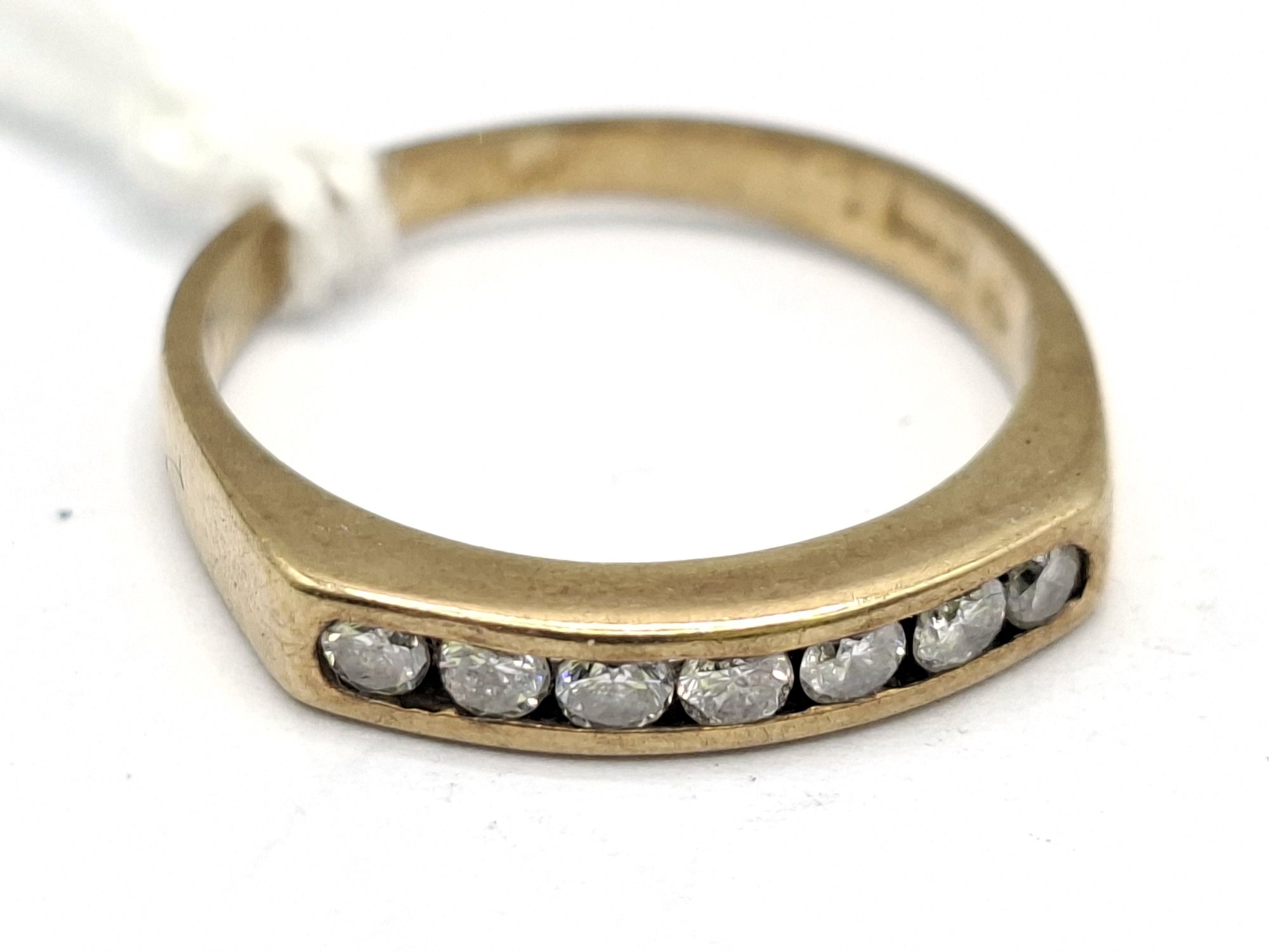 9ct Diamond Row Ring
