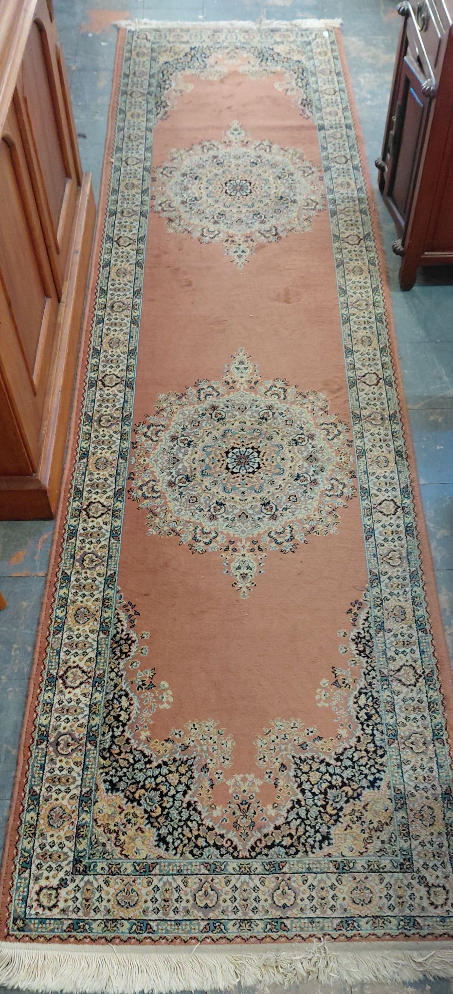 62 · HALLWAY RUNNER RUG