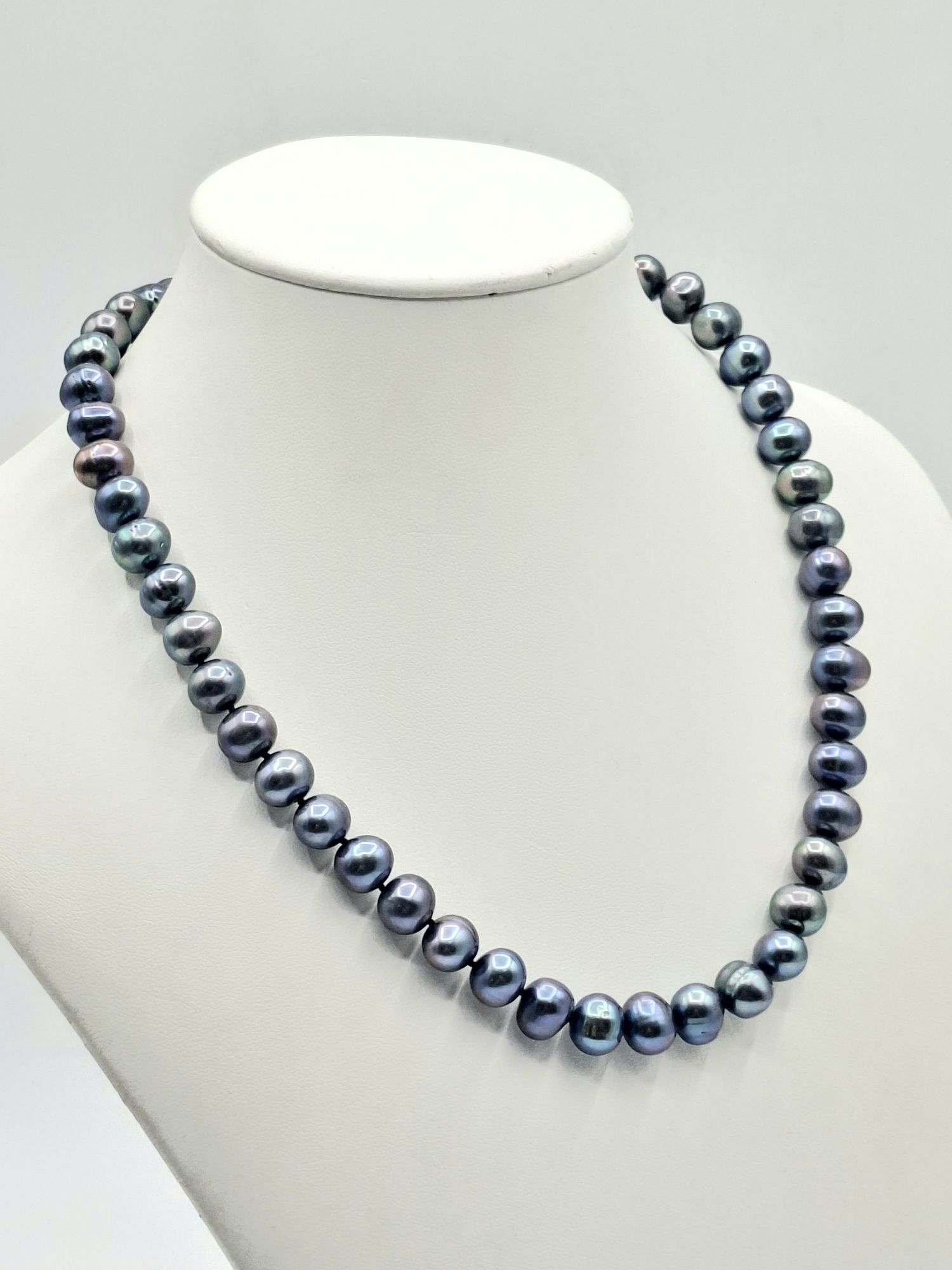 TAHITIAN PEARL NECKLACE