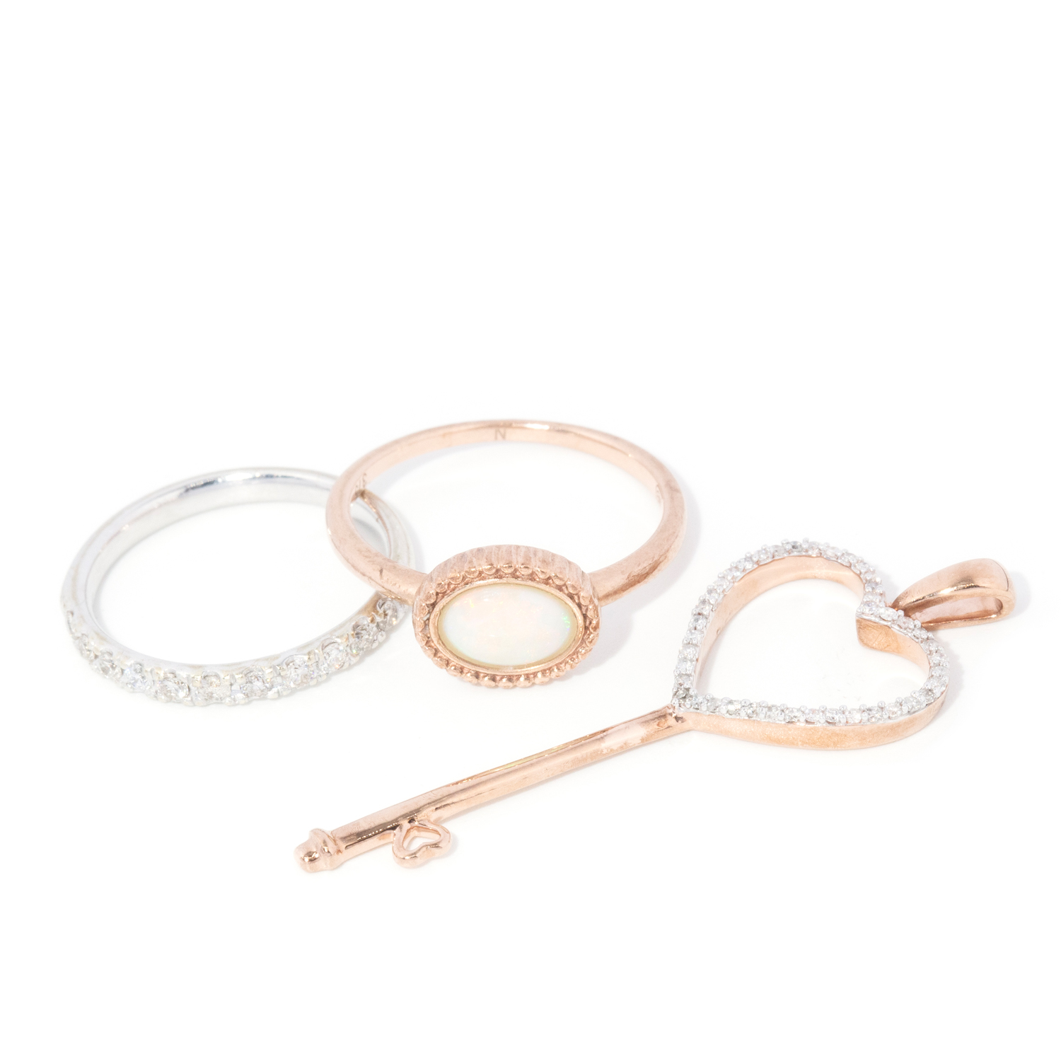 9 carat gold ring and pedant set