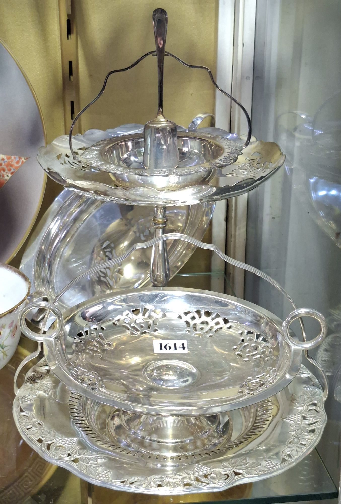 SILVERPLATE TABLEWARE
