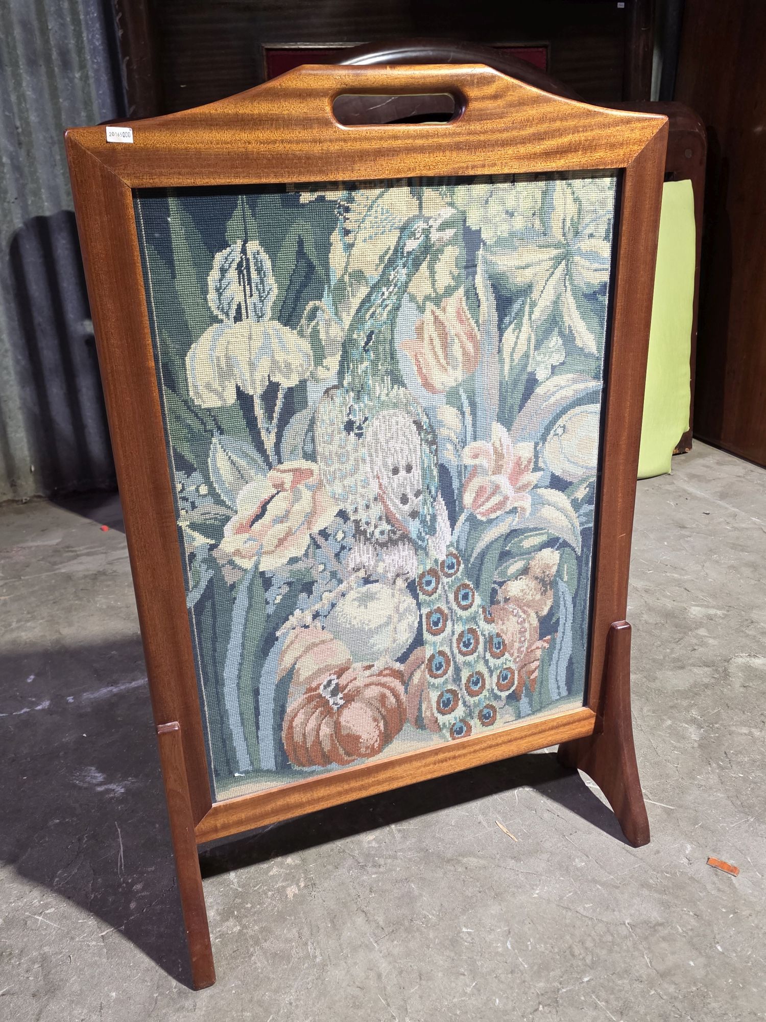 10 · TAPESTRY FIRESCREEN