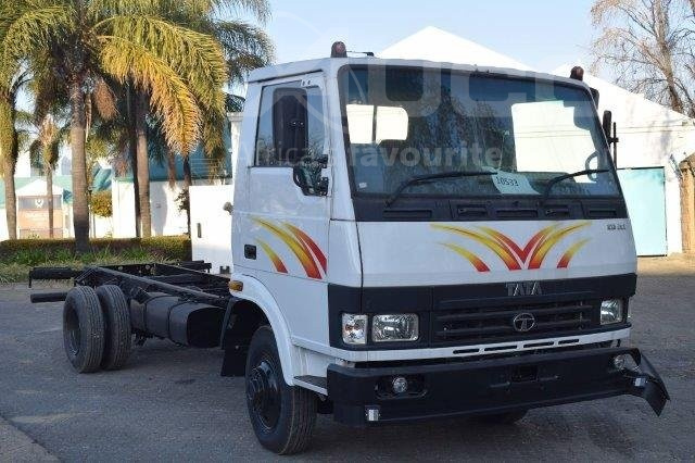 2026 Tata 813 EX-2 Chassis cap Truck M/T