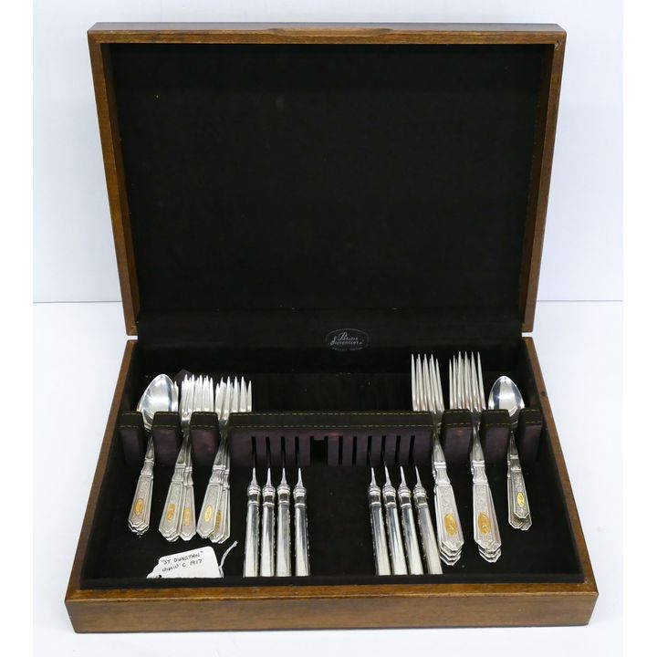 32pc Gorham ''St. Dunstan'' (Chased) Sterling Flatware Service