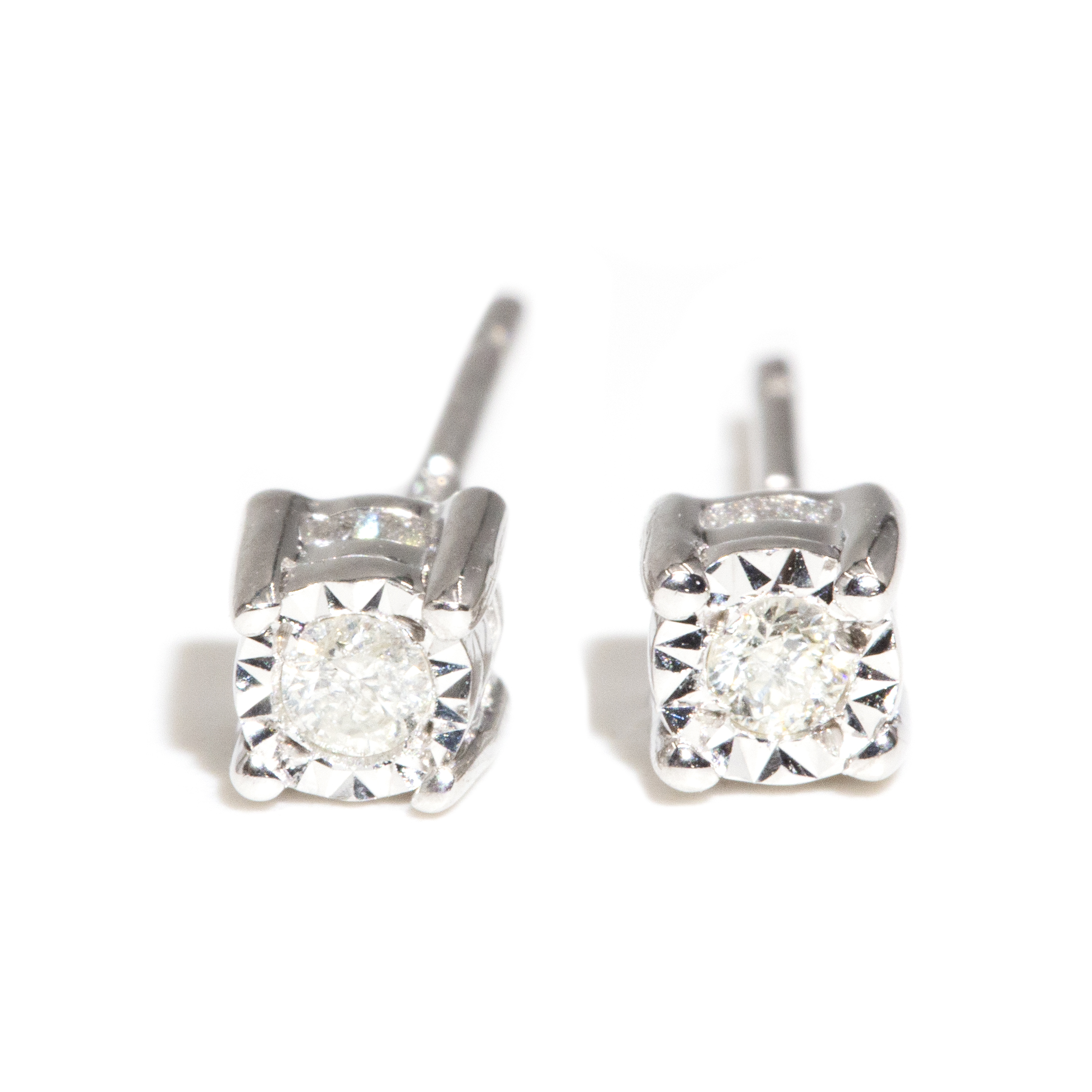 214 · Diamond Stud 9ct Gold Earrings