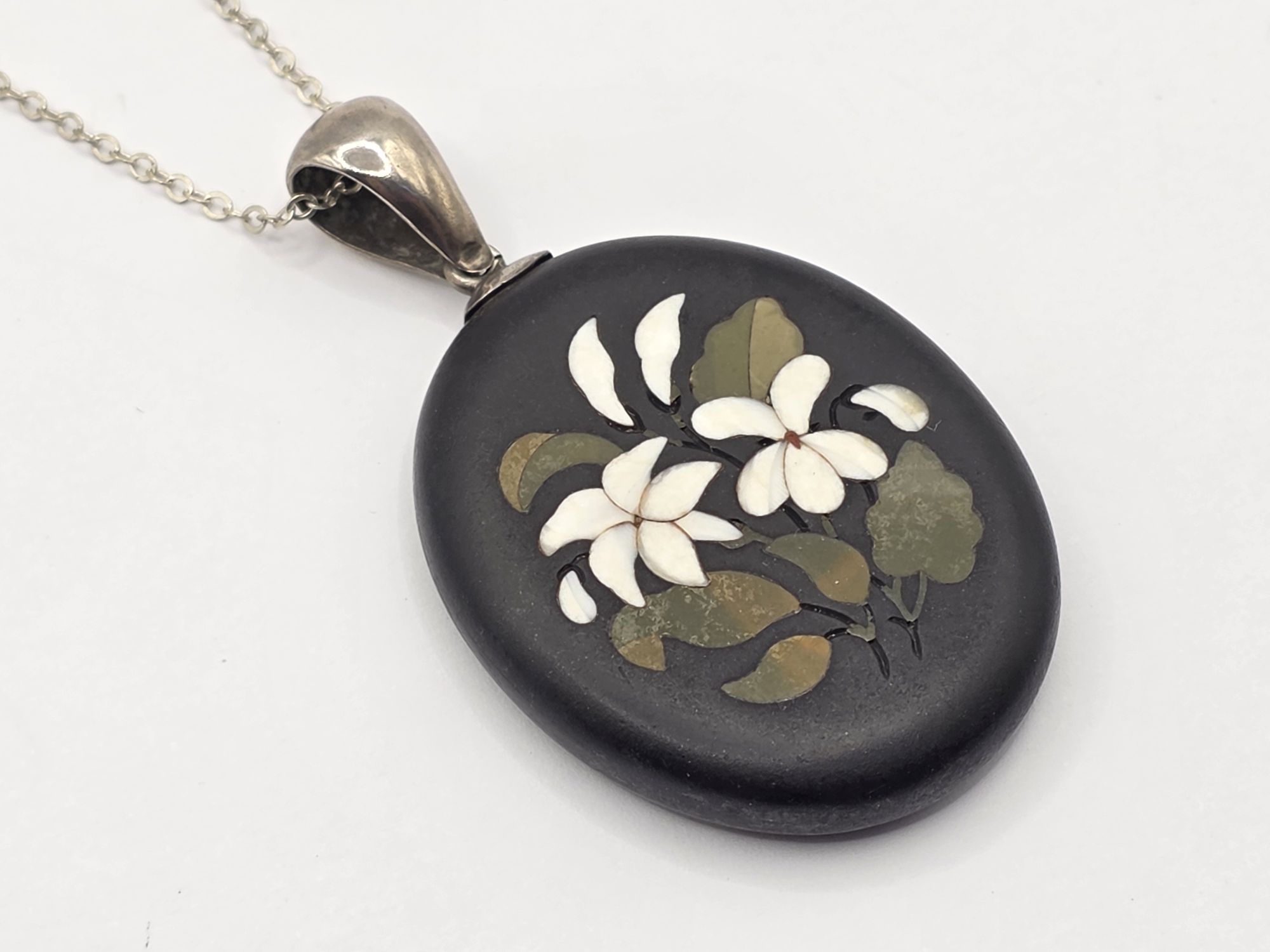296 · ANTIQUE PIETRA DURA PENDANT