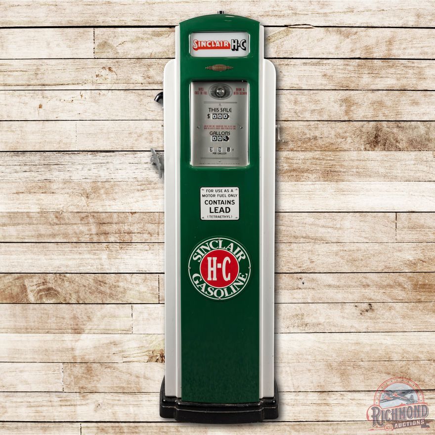 Restored Bennett 541 Sinclair H-C Gas Pump