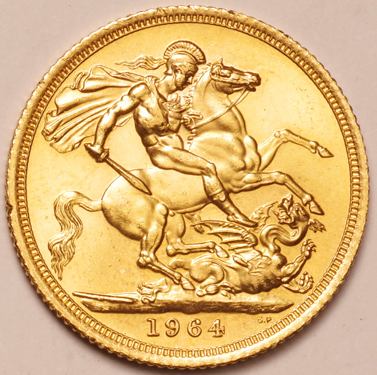 英国-GB ｴﾘｻﾞﾍﾞｽ2世女王像 ﾔﾝｸﾞﾍｯﾄﾞ 1ｿﾌﾞﾘﾝ金貨 1964年 KM908 