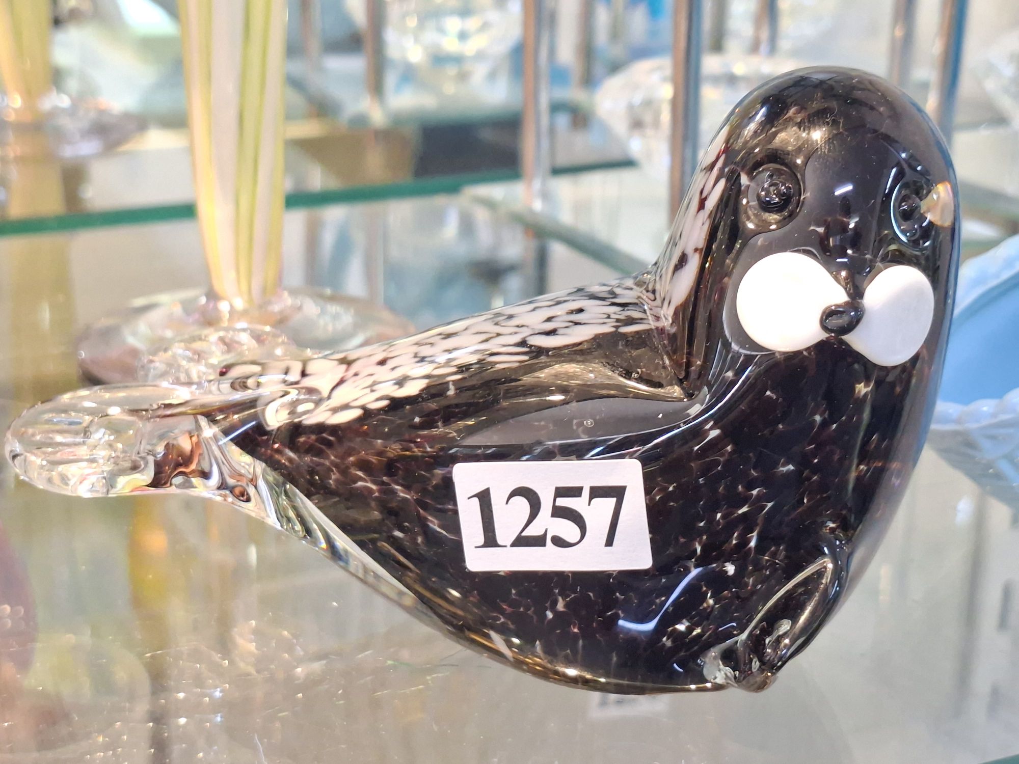 1257 · ART GLASS PAPERWEIGHT