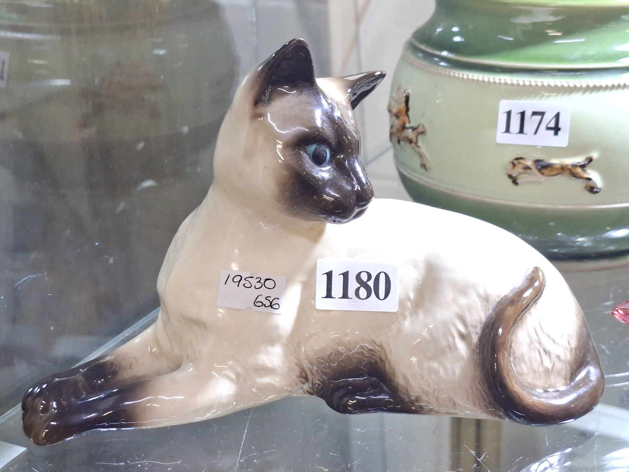 1180 · BESWICK CAT