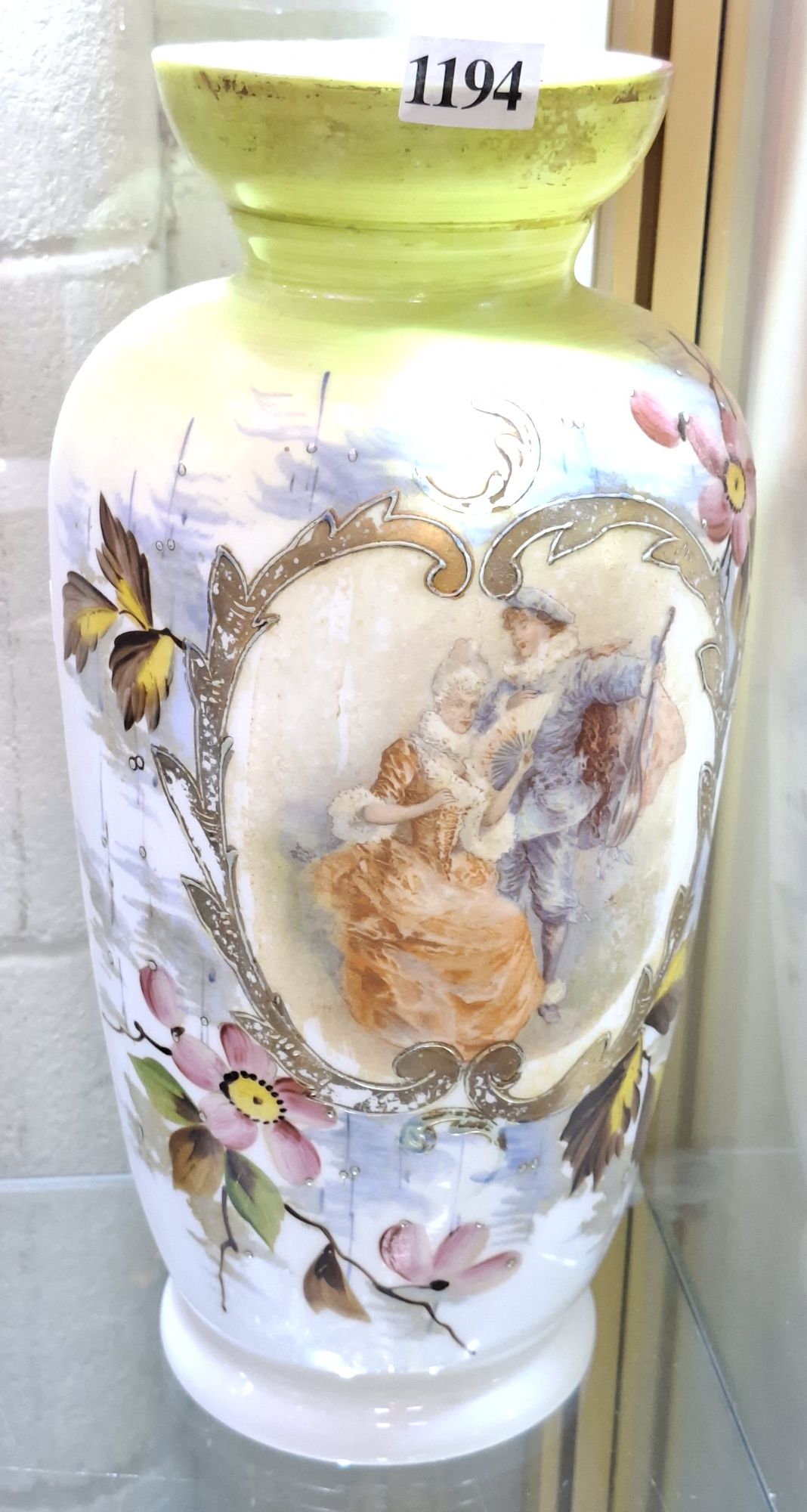 1194 · VICTORIAN GLASS VASE